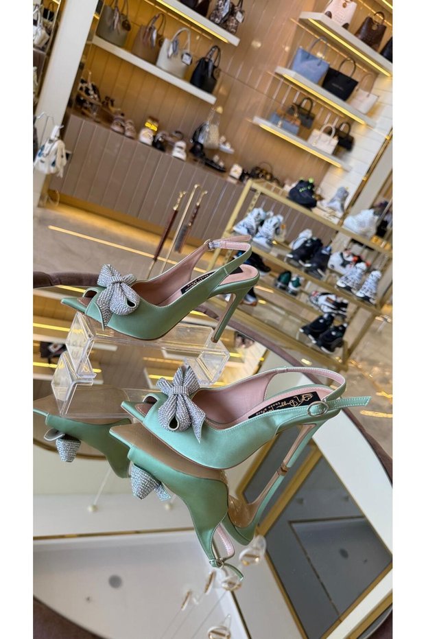 Women's Shoes with Stone Ribbon Detail