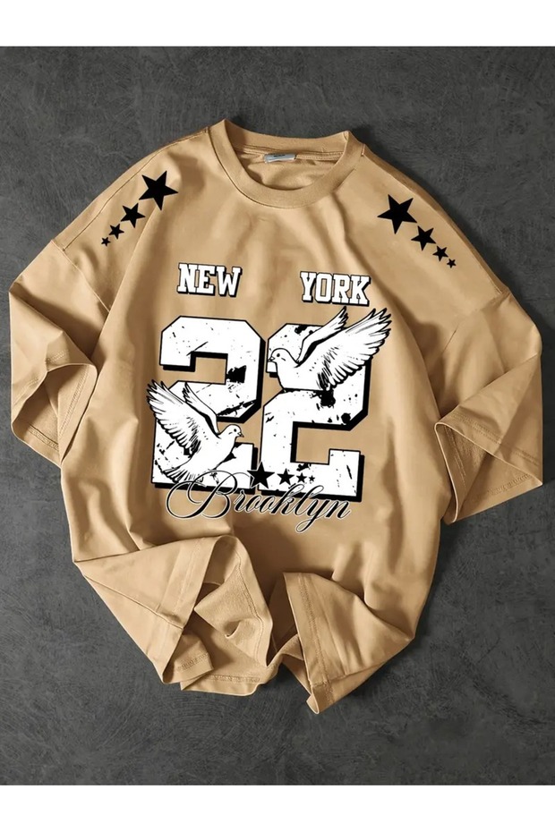 Casual Graphic T-Shirt for Men - New York Cityscape and Number 22 Printed Bathing Bird