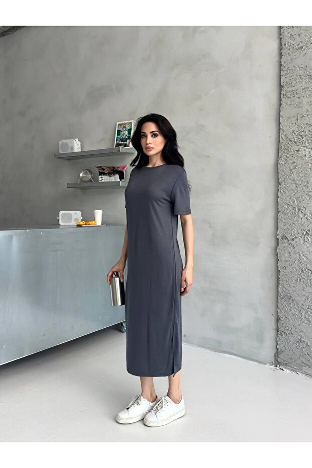 Gri Yırtmaç Detaylı Basic Elbise - 2
