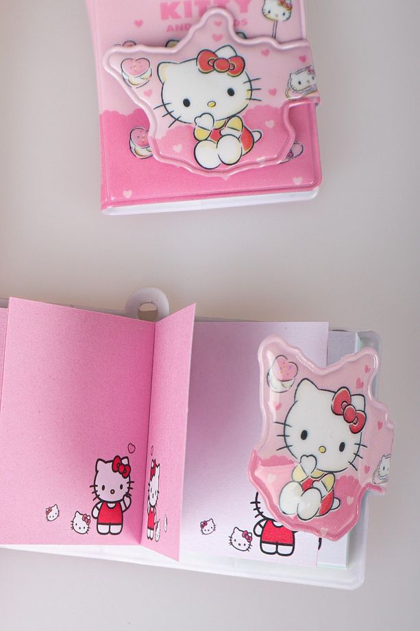 "DEKOMUS ISLAK MENDİL " YENİ SEZON LİSANSLI HELLO KITTY 6 RENKLİ TÜKENMEZ KALEM VE NOT DEFTE - 3