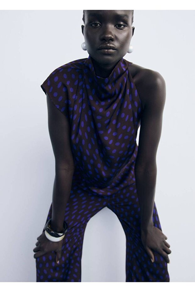 Puantiye desenli drape yaka bluz - 1