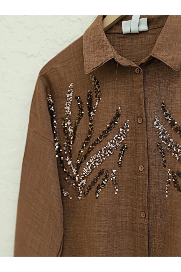 قميص طويل مزين بالترتر على المقدمة - بني - 2
