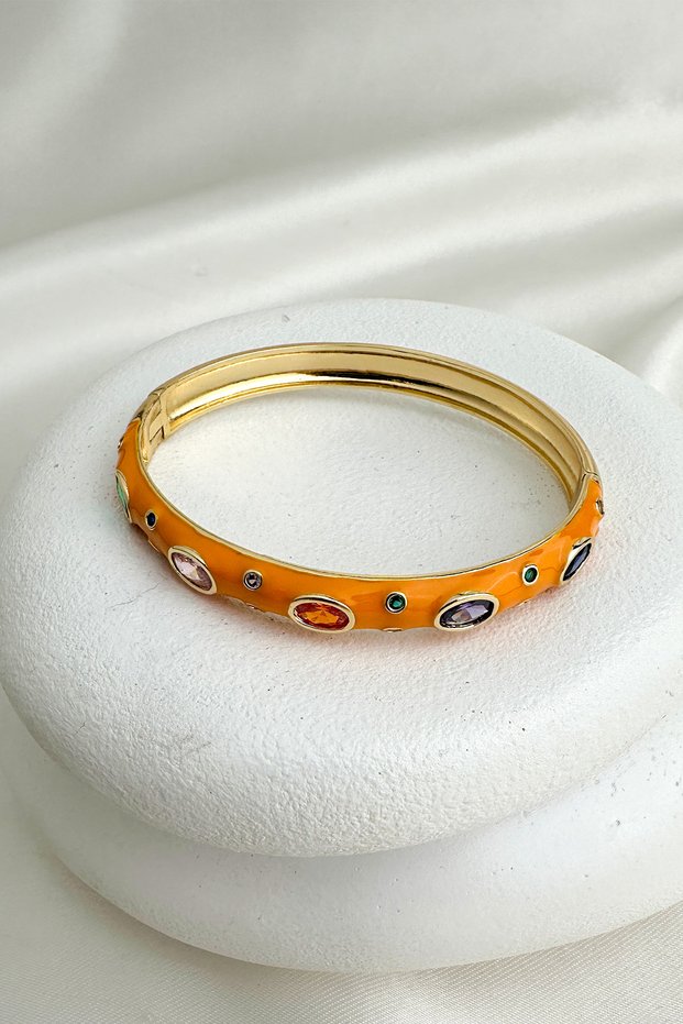 Gold Color Enamel Oval Colored Stone Design Handcuff Bracelet (Diameter: 6cm)