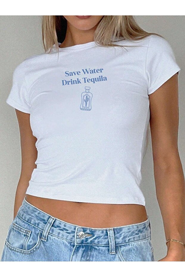 تي شيرت نسائي أبيض مطبوع عليه Save Water