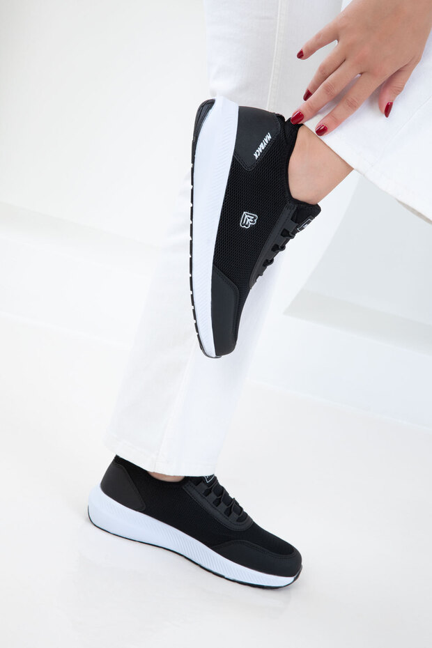 Schwarzer Damen-Sneaker 20779 - 6