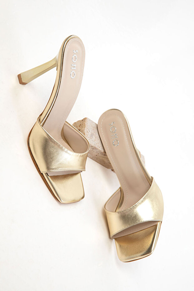 Arany, klasszikus női sarkú cipő 20754 - 1