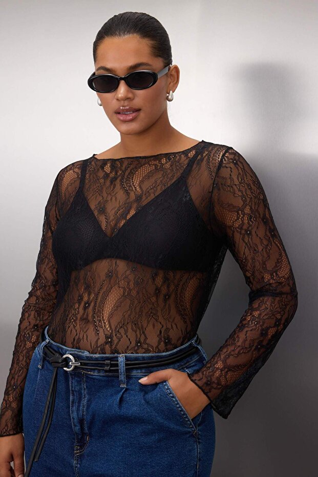 Siyah Regular Fit Kayık Yaka Dantel Örme Büyük Beden Bluz TBBAW26AF00031 - 2