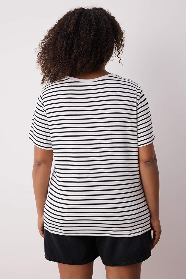 Siyah-Beyaz 3'lü Paket Büyük Beden T-shirt TBBSS25BF00071 - 3