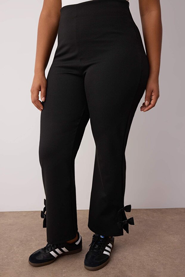 Siyah Paçası Fiyonk Detaylı Flare Fit Örme Büyük Beden Pantolon TBBAW26AR00003 - 3