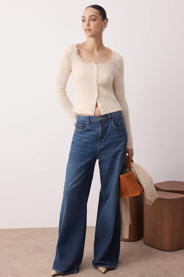 Taş Crop Dantel Garnili Kare Yaka Yumuşak Dokulu Fitted/Vücudu Saran Triko Hırka TWOAW26HI00061 - 3
