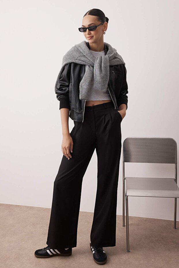 Siyah Wide Leg/Geniş Paça Pilili Dokuma Kumaş Pantolon TWOAW22PL0475 - 1
