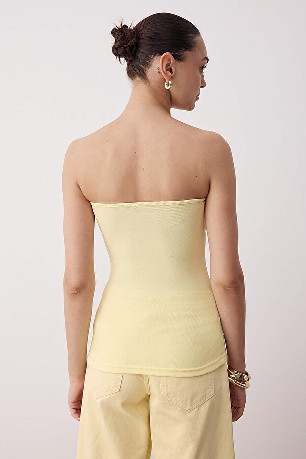 Sarı Ottoman Straplez Düğme Detaylı Vücuda Oturan Esnek Crop Örme Bluz TWOSS25BZ00589 - 4