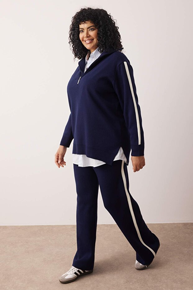 Granatowy, dzianinowy komplet z kołnierzykiem wywijanym i ozdobnymi paskami TBBAW26CP00001 - 2