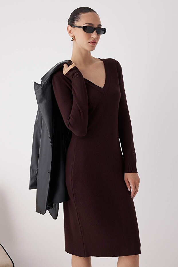 Wardrobe Essentials Kahverengi Premium/Özel İplikli Midi Triko Elbise | TWOAW26EL00007 - 2