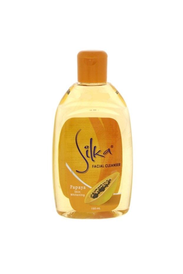 Papaya Skin Whitening Facial Cleanser 150 ml – Brightening & Gentle Face Wash