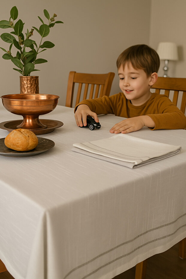 Stain-Resistant, Easy-To-Clean Colber Dertsiz Tablecloth 160cm X 220cm