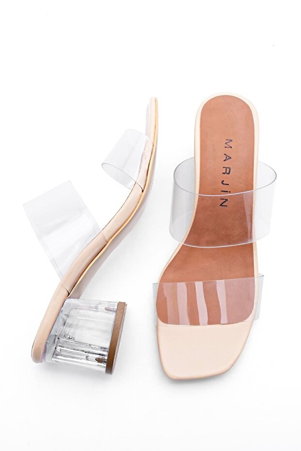 Damen-Hausschuhe mit stumpfer Zehenpartie und transparentem Riemen und Absatz in Yesva-Beige - 8
