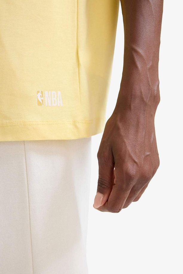 DeFactoFit NBA Wordmark Oversize Geniş Kalıp Bisiklet Yaka Kısa Kollu Tişört E3844AX25SM - 6