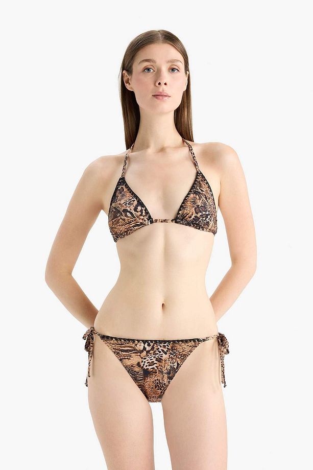 Regular Fit Leopar Desenli Üçgen Bikini Üstü-Fall in Love E3895AX25SM - 2