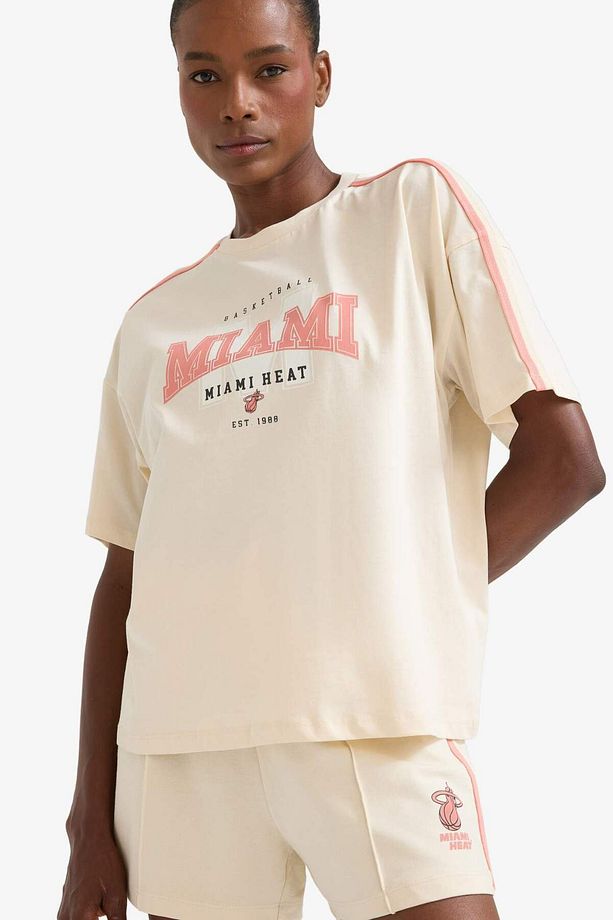 DeFactoFit NBA Miami Heat Oversize Geniş Kalıp Bisiklet Yaka Kısa Kollu Tişört E3825AX25SM - 3