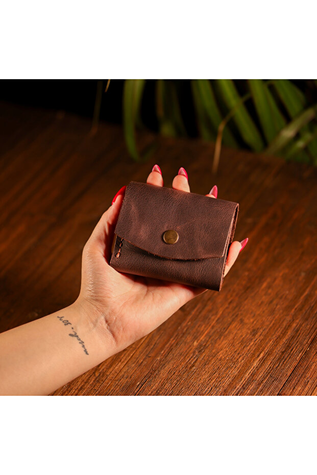 Genuine Leather Handmade Card Holder Wallet – Minimalist Design with Cash and Card Compartments