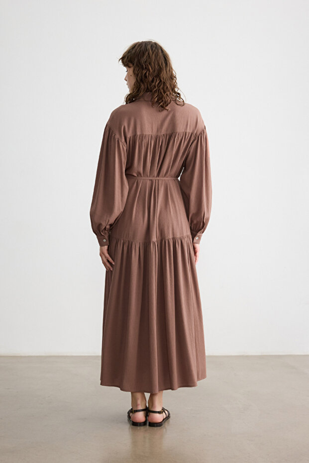 GÜLKURUSU DÜĞMELİ KRİNKIL ELBİSE - 7