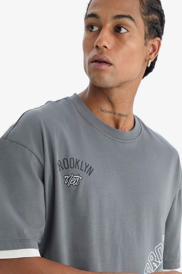DeFactoFit NBA Brooklyn Nets Oversize Geniş Kalıp Bisiklet Yaka Kısa Kollu Tişört D8610AX25SP - 4