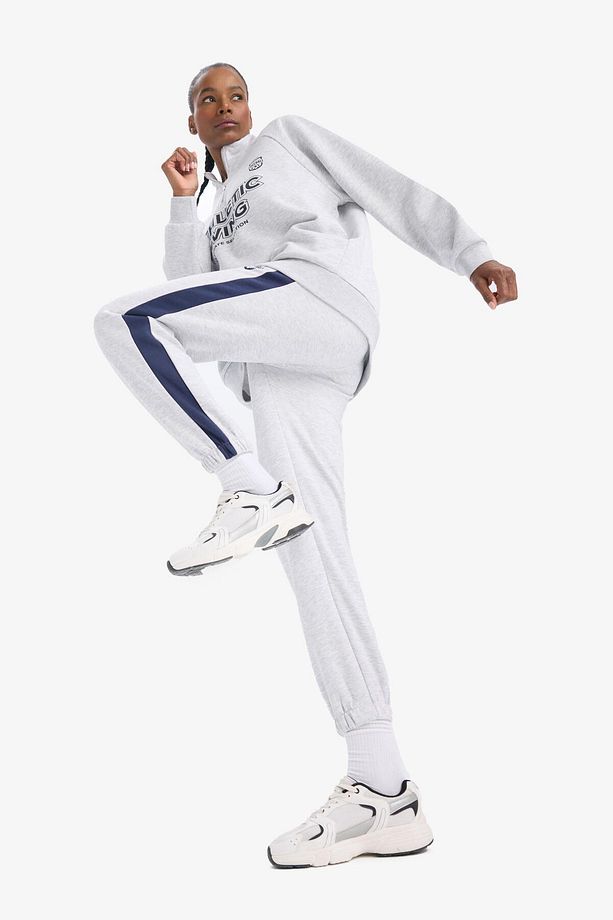 DeFactoFit Standart Fit Baskılı Jogger Paça Standart Boy Sporcu Eşofman Altı D8100AX25SP - 5