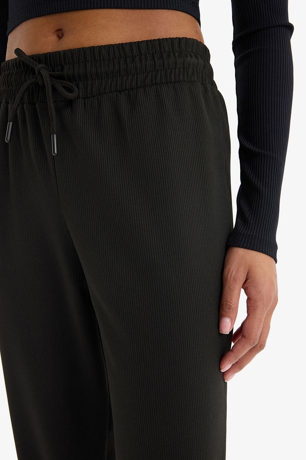 DeFactoFit Standart Fit Çift Cepli Paçası Lastikli Standart Boy Sporcu İnce Eşofman Altı A4557AX24SP - 6