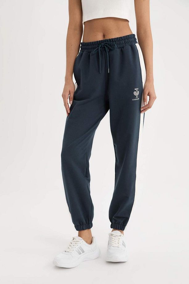 DeFactoFit Standart Fit Sporcu Jogger İnce Eşofman Altı Beli Bağcıklı Cepli Baskılı D7138AX25SP - 6