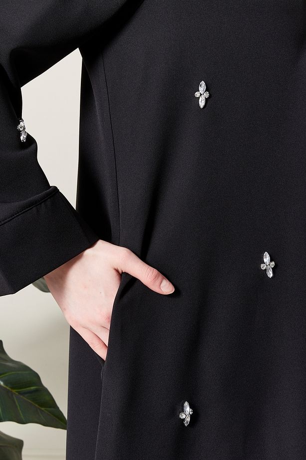 Siyah Önü Çıtçıtlı Cepli Taş İşlemeli Abaya - Ferace - 6