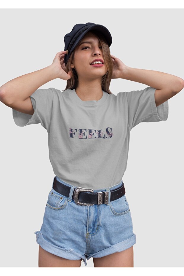 Women's Feels Transfer Printed Round Neck Short Sleeve T-Shirt