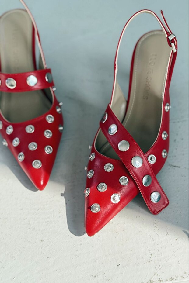 Selorin Matte Leather Staple Detailed Stiletto Red