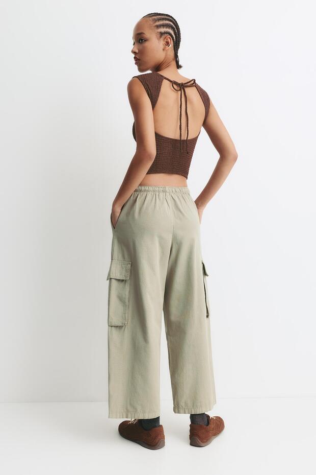 Dokulu sırtı açık tişört - 4