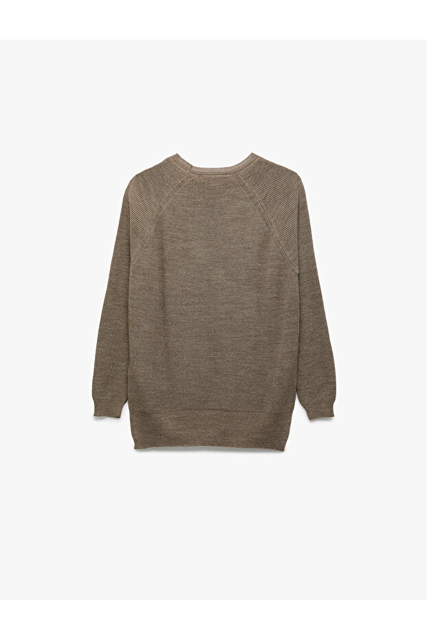 Langärmliger Strickpullover mit Rundhalsausschnitt - 2