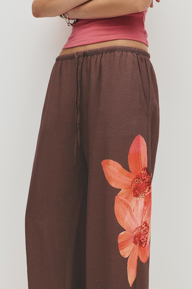 Çiçekli dökümlü pantolon - 5
