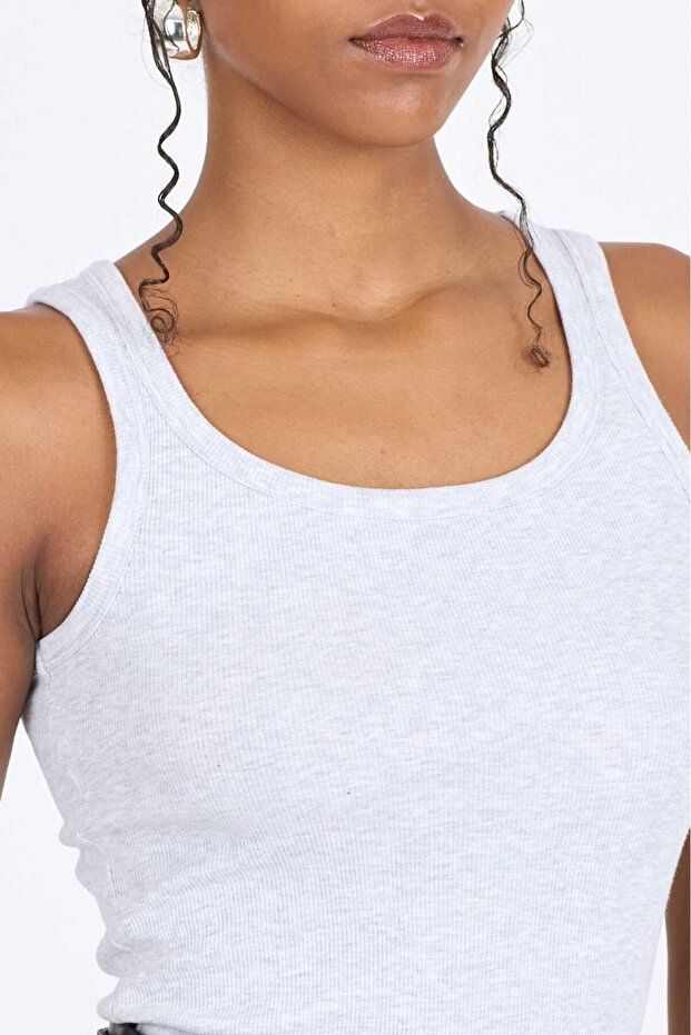 قميص داخلي مضلع باللون الرمادي - 2