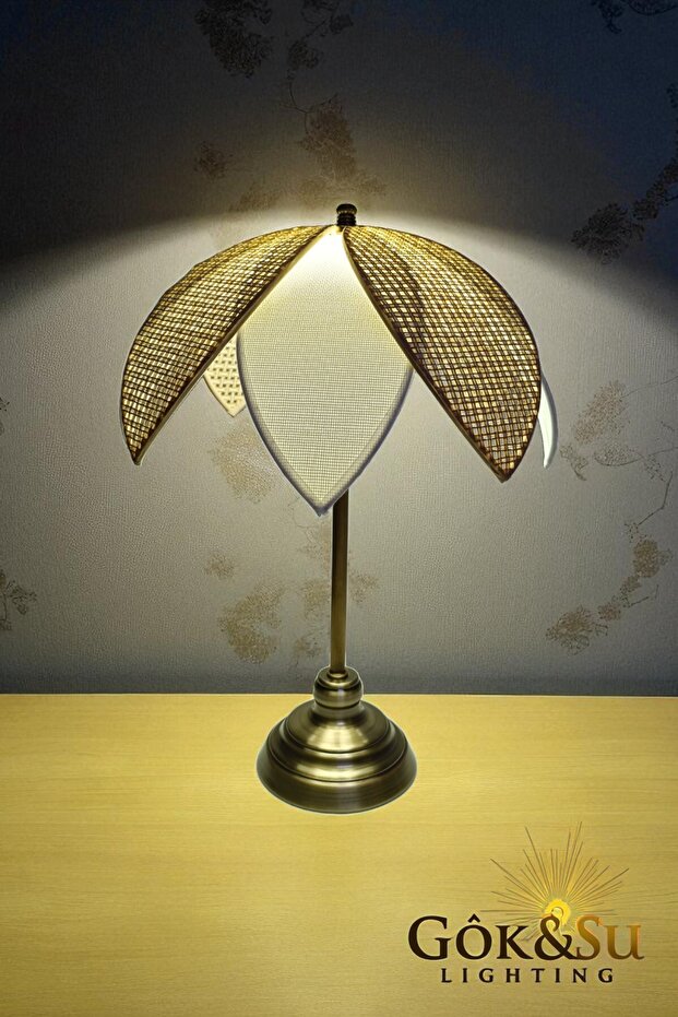 Rattan Daisy Model Lampshade Table Lamp Bedroom Living Room