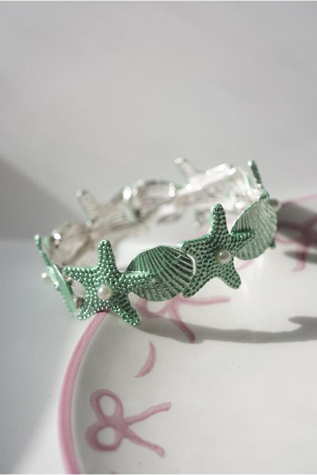 Green Star Oyster Pearl Bracelet