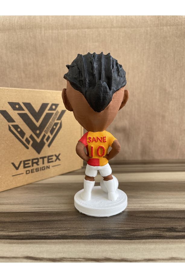 Leroy Sane Gẩlẩtẩsẩrẩy 3d Futbolcu Taraftar Biblo Figür Erkek Hediyelik Oyuncak Sarı Kırmızı Aslan - 4