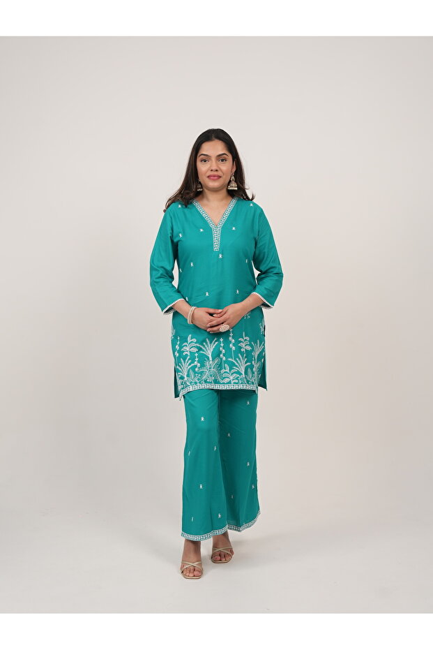 Green Embroidered Kurta Pant Set