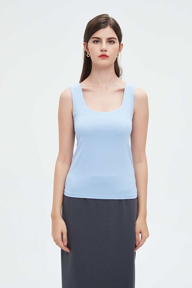 تانك توب سادة مع أشرطة عريضة - 1