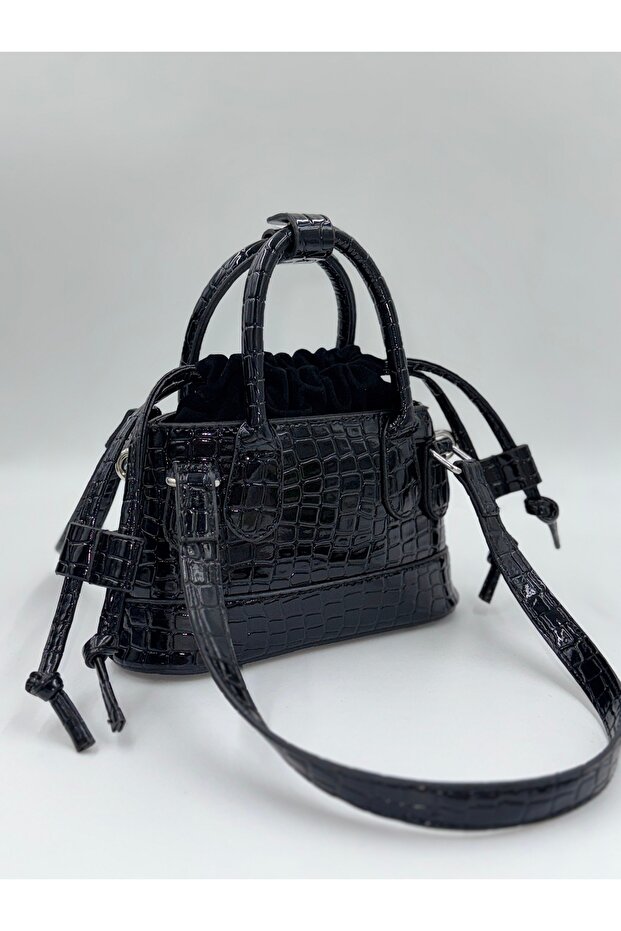 The Shoulder Bag - 1