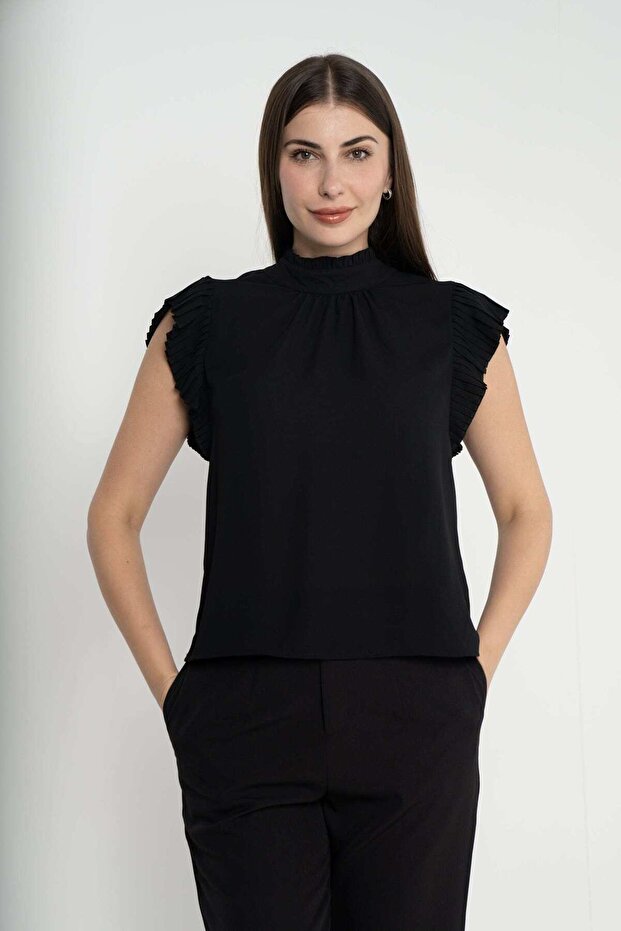 بلوزة سادة بأكمام قصيرة مكشكشة - 1