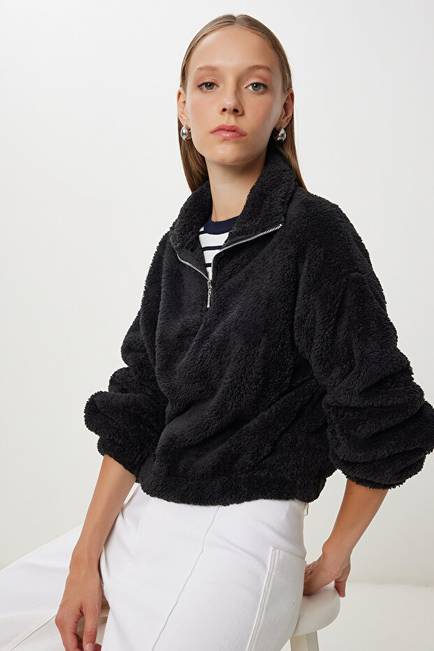 Women's Black Zippered Plush Sweatshirt Zv00343