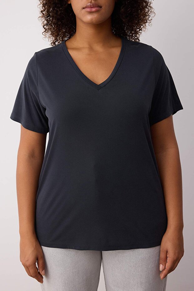 Antrasit V Yaka Modal Dökümlü Rahat Büyük Beden T-shirt TBBSS25BF00053 - 3