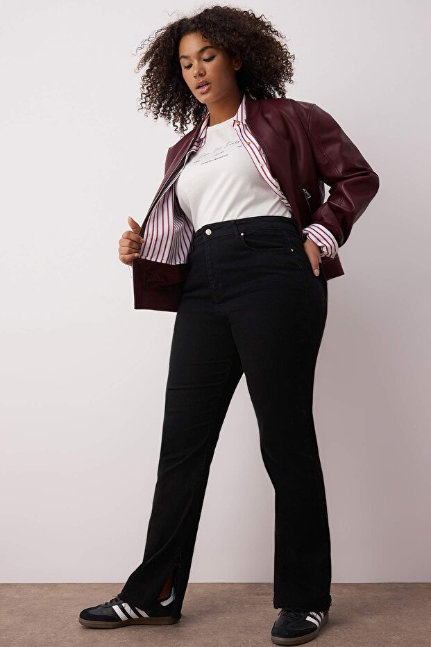 Siyah Yüksek Bel Yırtmaç Detaylı Flare Fit Büyük Beden Jeans TBBAW26CJ00000 - 2