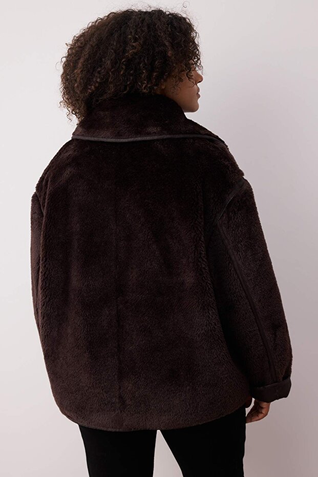 Kahverengi Oversize Kalıp Peluş Büyük Beden Mont TWOAW26AW00016 - 4