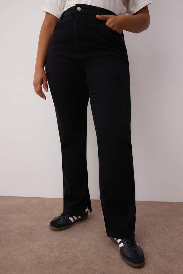 Siyah Yüksek Bel Yırtmaç Detaylı Flare Fit Büyük Beden Jeans TBBAW26CJ00000 - 3