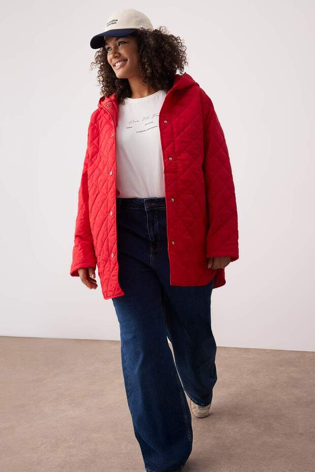 Piros normál szabású kapucnis vízlepergető steppelt nagy méretű kabátok TWOAW26AW00009 - 2